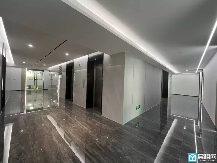 宁波甬江科创协同创新中心115 平，东南朝向，单价1.3元，含税