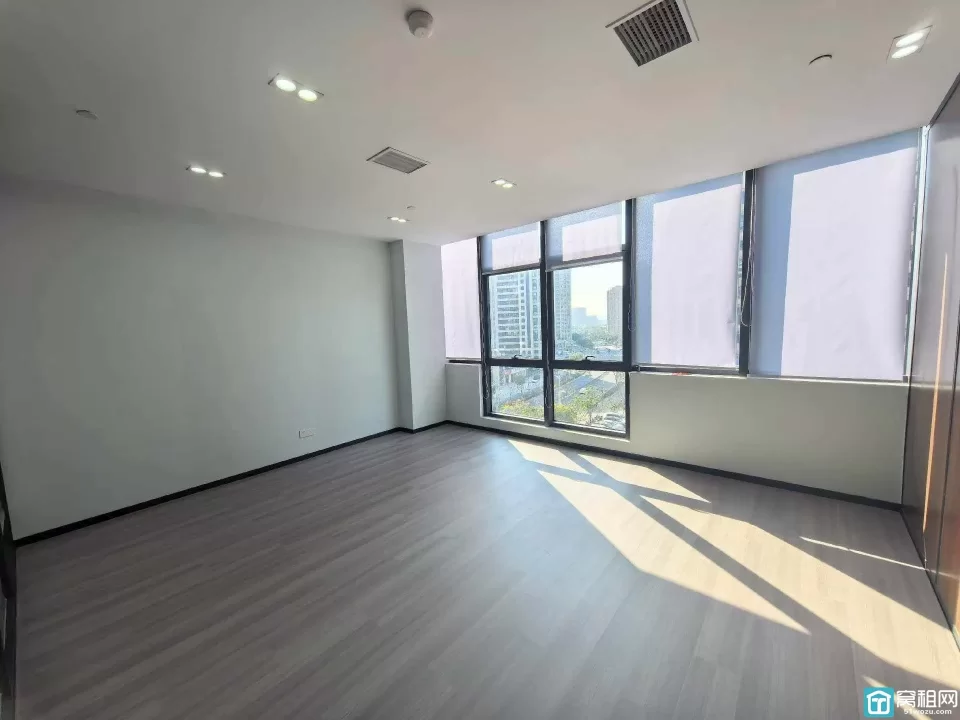 镇海萌恒大厦153.5平办公室出租价格租金1.55元含税朝南