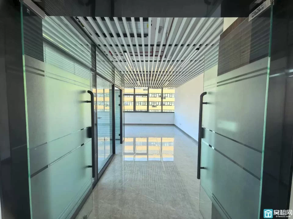 镇海庄市 萌恒大厦 72平 带隔间 西北朝向 