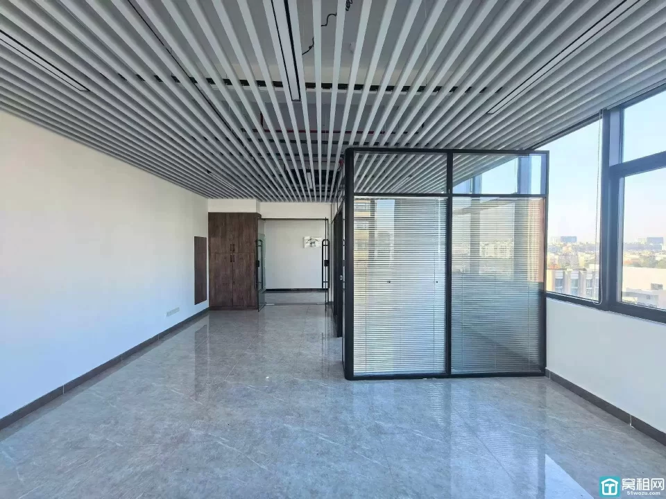 镇海庄市 萌恒大厦 72平 带隔间 西北朝向 