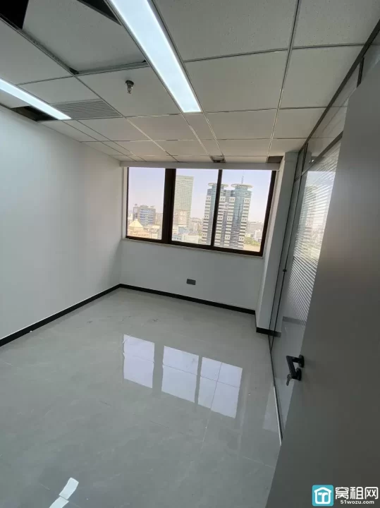 海曙平安大厦出租办公室面积100平米，租金4500元