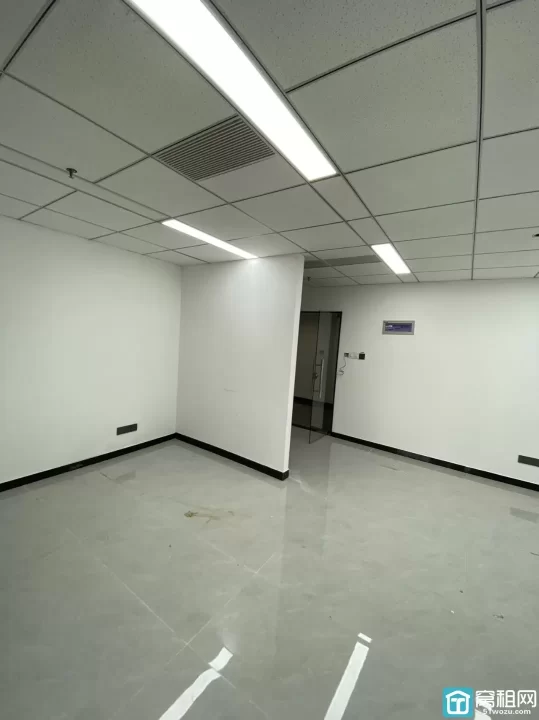 海曙平安大厦出租办公室面积100平米，租金4500元