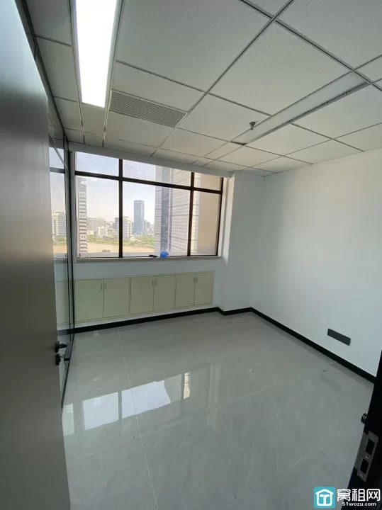 海曙平安大厦出租办公室面积100平米，租金4500元