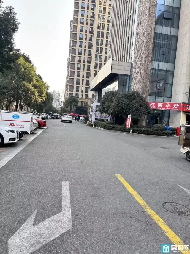 高新区联安明新大厦停车收费包月多少？