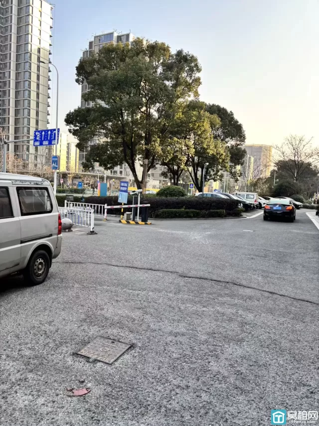 宁波嘉利广场停车包月多少临时停车收费多少？