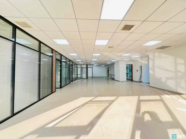 宁波美豪大厦335平，东南双面采光，4个隔间，价格来谈就租