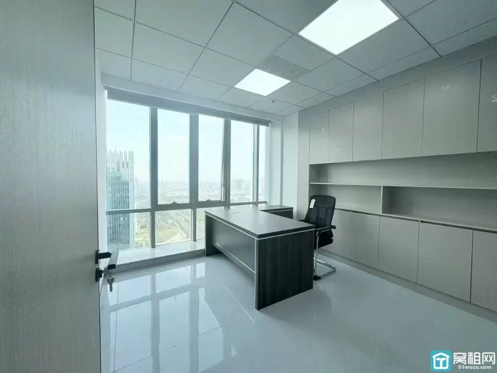 鄞州商会北楼面积：105平价格：4500元/月