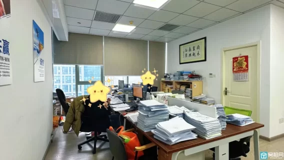 东部新城航运中心隔壁汇银国际大厦230平方精装办公楼出租