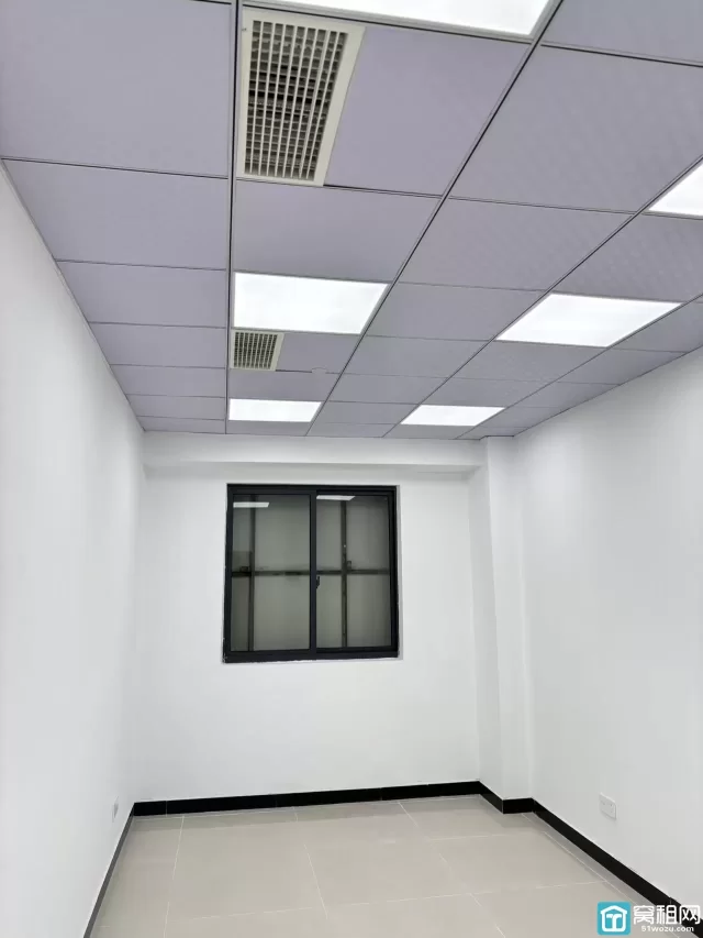 宁波老江东区世纪经贸大厦全新精装修40平米办公室出租1100元/月