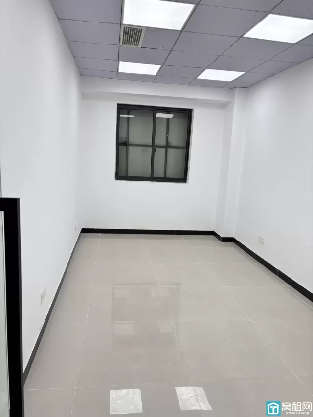 宁波老江东区世纪经贸大厦全新精装修40平米办公室出租1100元/月