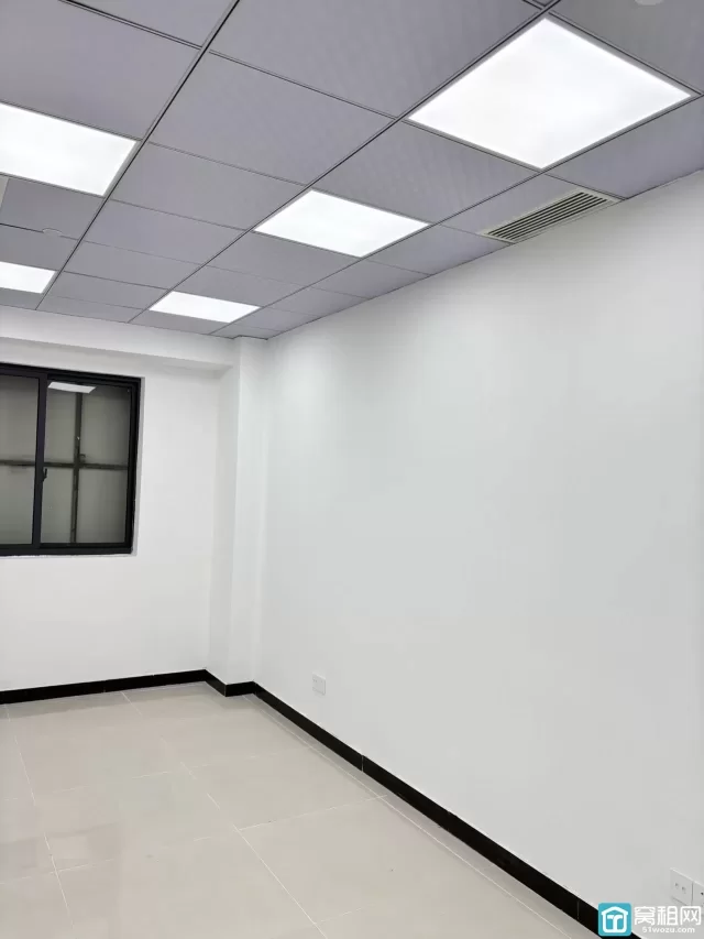 宁波老江东区世纪经贸大厦全新精装修40平米办公室出租1100元/月