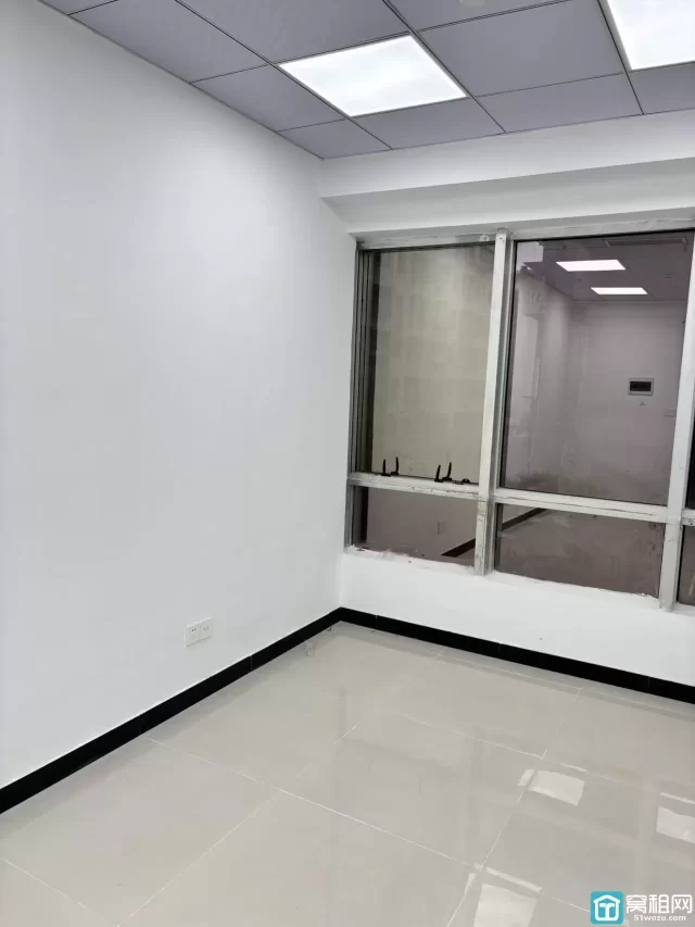 宁波七塔寺对面百丈路 世纪金贸大厦40平米精装修办公室招租1700元