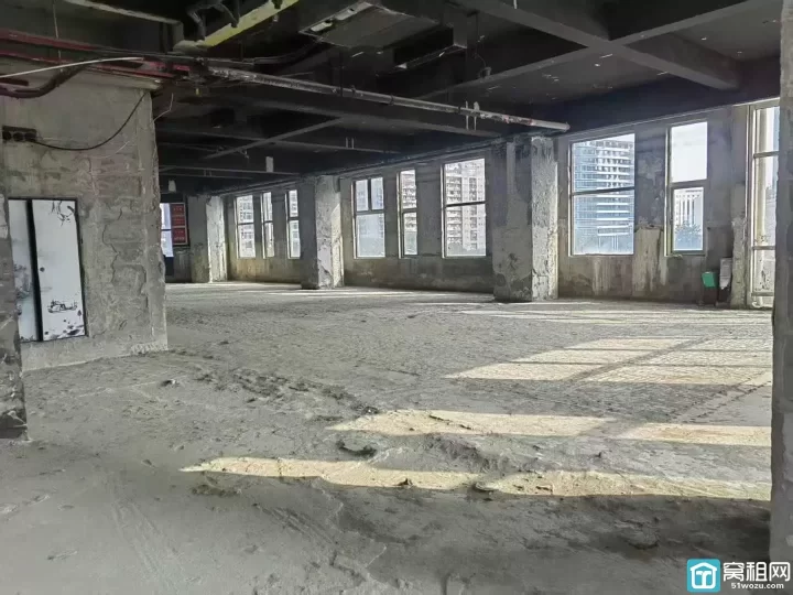 高新区华润万家对面写字楼1095.33整层毛坯出租，得房率百分之85