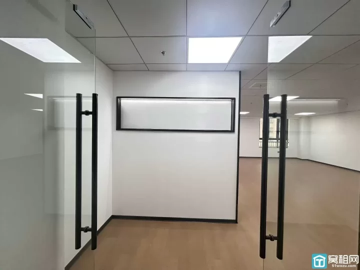 高校归谷，全新精装修110平，大通间定制隔间，独立空调，二号线地铁