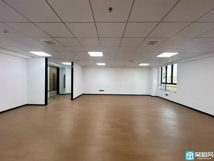 高校归谷，全新精装修110平，大通间定制隔间，独立空调，二号线地铁