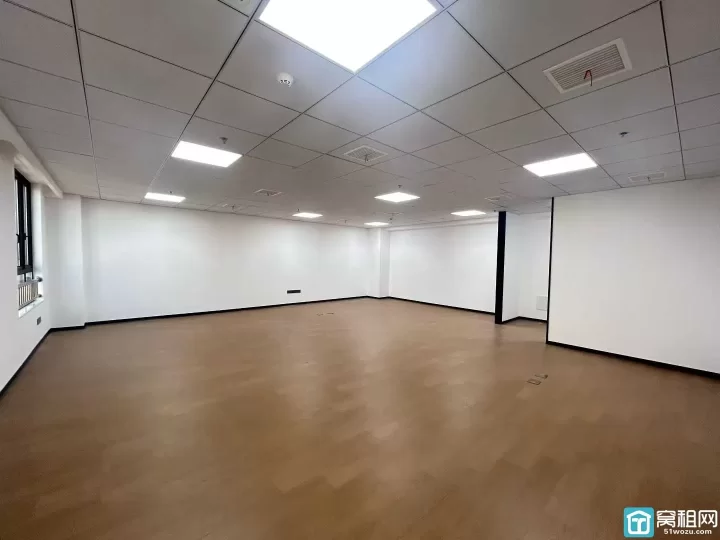 高校归谷，全新精装修110平，大通间定制隔间，独立空调，二号线地铁