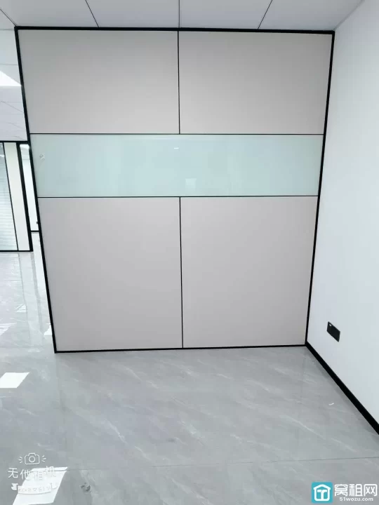 江北地铁口：中策世纪博园出租150平方，全新装修.朝南办公室出租