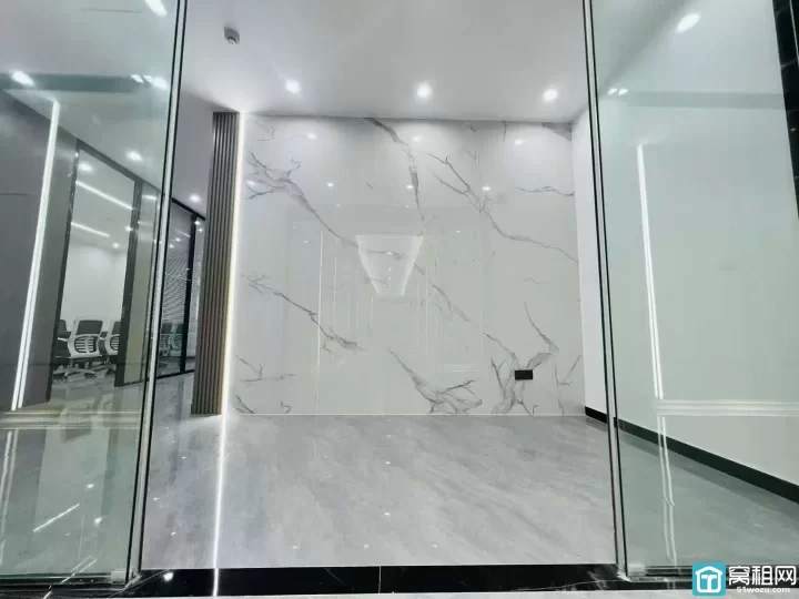 宁波商会B座359平，1.6单价，全新精装，双地铁口