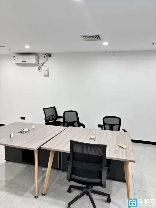 海曙区天一平安大厦115平米精装修办公室出租5600元一个月