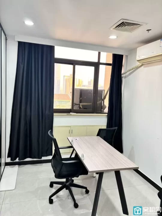 海曙区天一平安大厦115平米精装修办公室出租5600元一个月