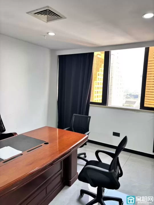 海曙区天一平安大厦115平米精装修办公室出租5600元一个月