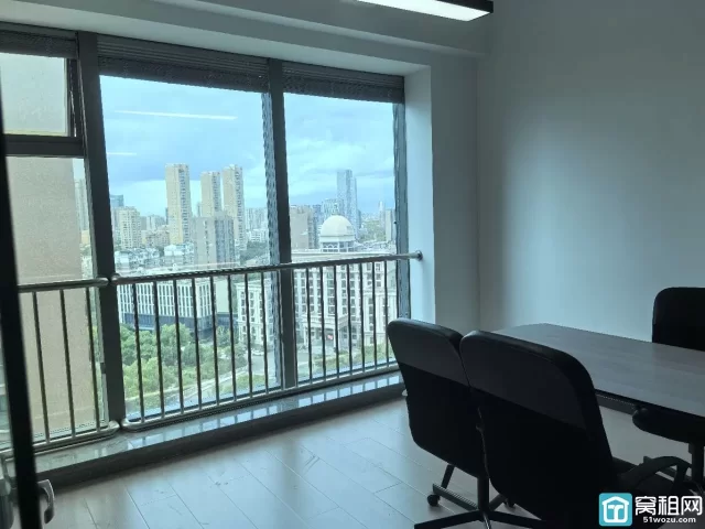 宁波鄞州区汇亚国际88平，4500每月，2个隔间，带家具，朝南