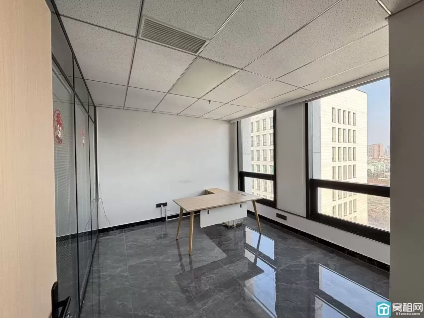 鄞州区开元大酒店隔壁天润大厦173平月租金9000元/月