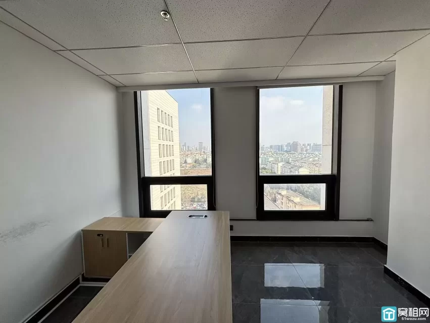 鄞州区开元大酒店隔壁天润大厦173平月租金9000元/月