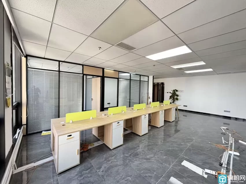 鄞州区开元大酒店隔壁天润大厦173平月租金9000元/月