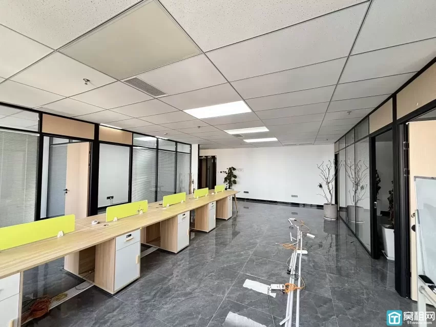 鄞州区开元大酒店隔壁天润大厦173平月租金9000元/月