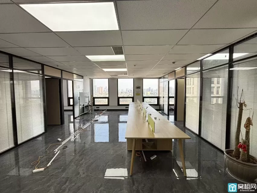 鄞州区开元大酒店隔壁天润大厦173平月租金9000元/月