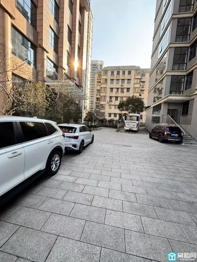 宁波东航大厦停车费标准多少？