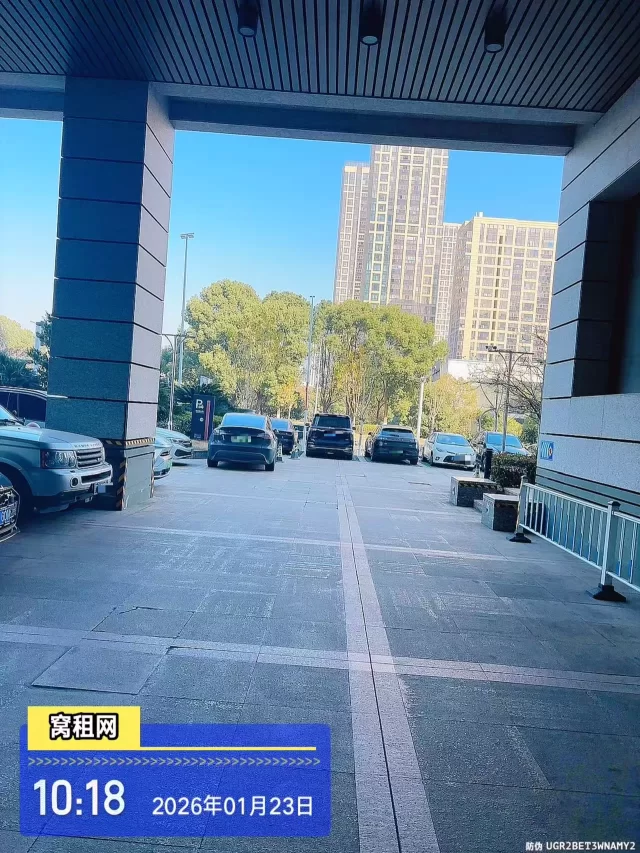 红巨大厦(图6) 红巨大厦(图6)