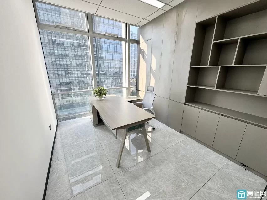 南部商务区铁建大厦写字楼152平，2隔间，南，8000元/月