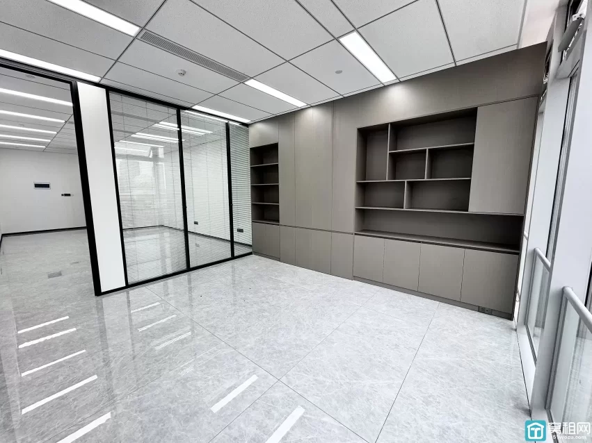 宁波铁建大厦出租85平，1隔间，精装修，东，4000元/月