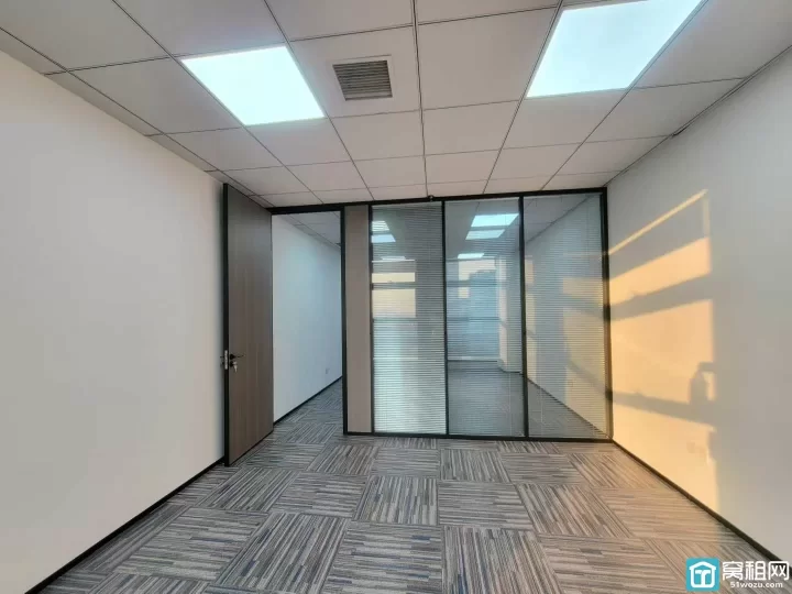 江北北环西路1116号恒一大厦面积80㎡价格：月租金3400元（含税）