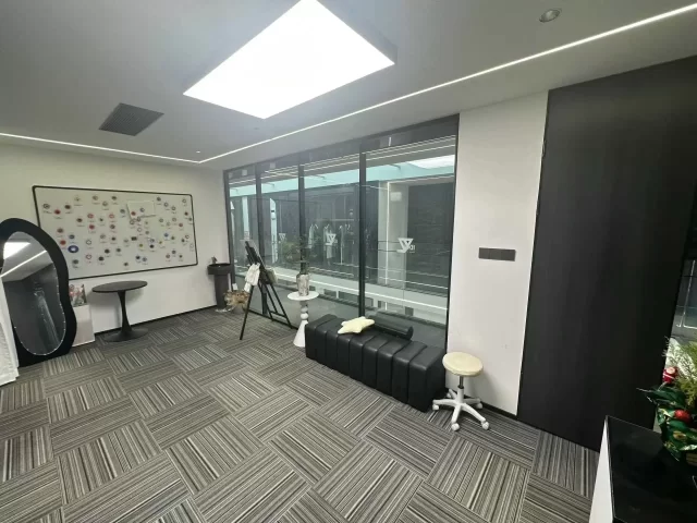 钱湖天地出租办公室105平方，4800元/月