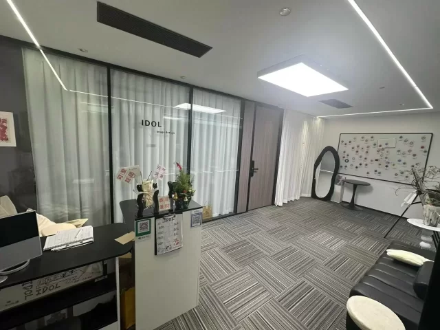 钱湖天地出租办公室105平方，4800元/月