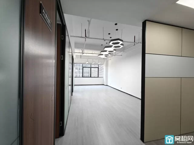 镇海区庄市街道写字楼萌恒大厦166平精装带隔断带形象墙7826元/月出租