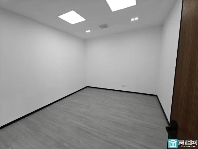 镇海区庄市街道写字楼萌恒大厦166平精装带隔断带形象墙7826元/月出租