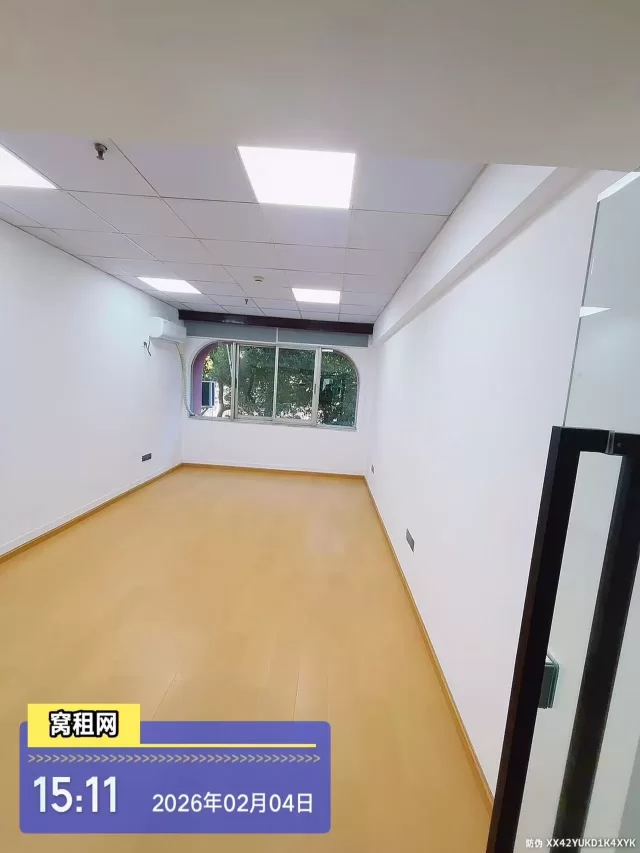 宁波站附近银河大厦出租小面积46平米朝北办公室1400元/月