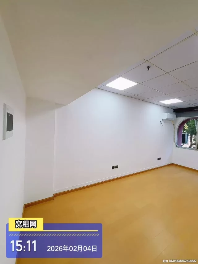 宁波站附近银河大厦出租小面积46平米朝北办公室1400元/月