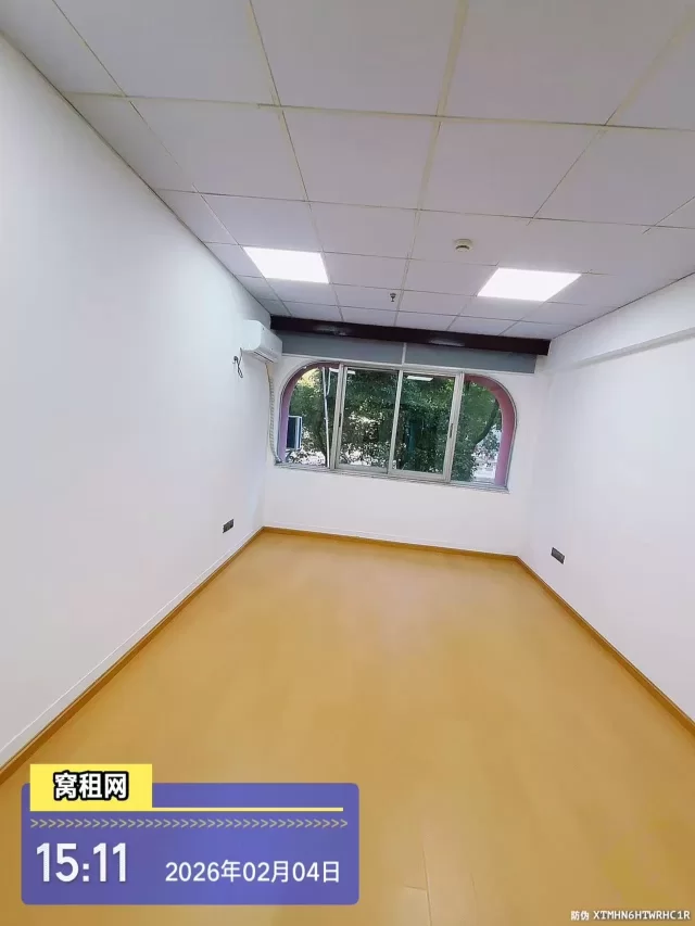 宁波站附近银河大厦出租小面积46平米朝北办公室1400元/月