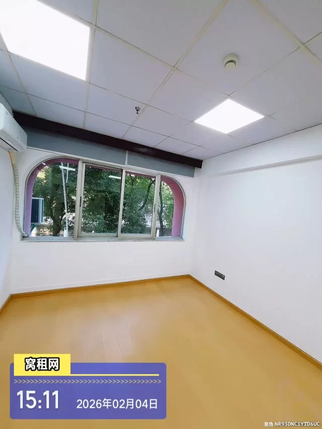 宁波站附近银河大厦出租小面积46平米朝北办公室1400元/月