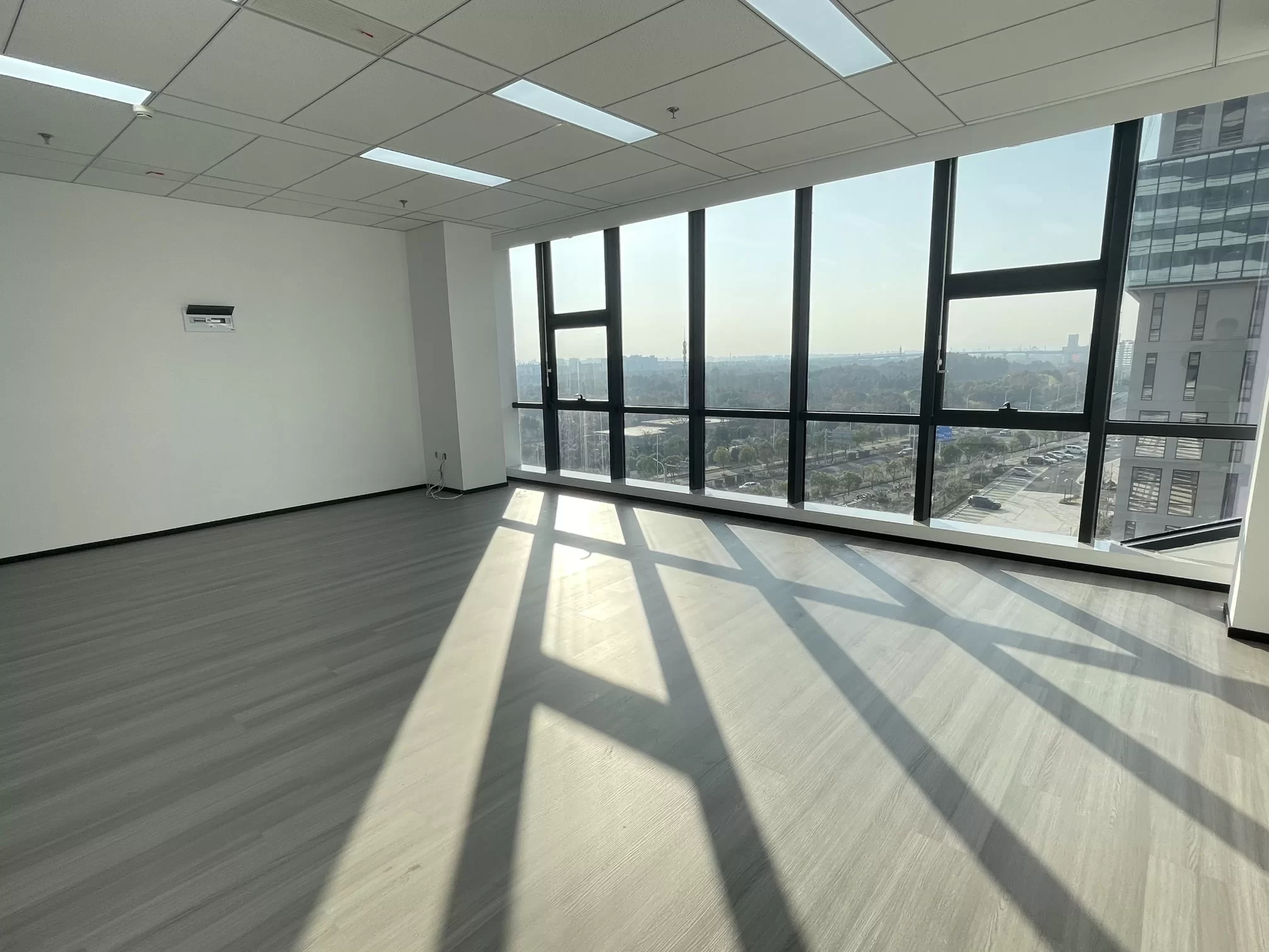 镇海区甬江科创协同中心72平 朝西 单价1.25元