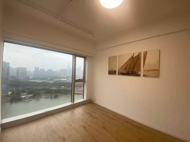 高新区洲际酒店（院士路地铁口）全景落地窗景观房（南） 带水吧台+卫生间@255平办公室出租
