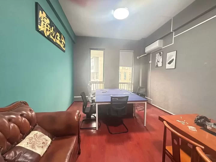 宁波机场附近富港电商城43平，精装，带空调，带办公家具出租