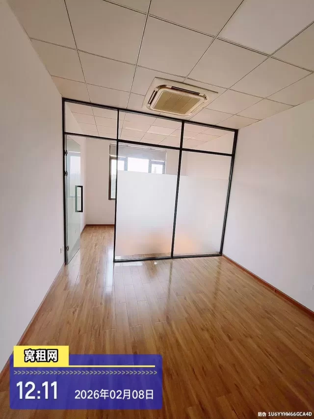 鄞州格兰晴天小区东面和悦科技大厦43.6平米朝南办公室出租2500元