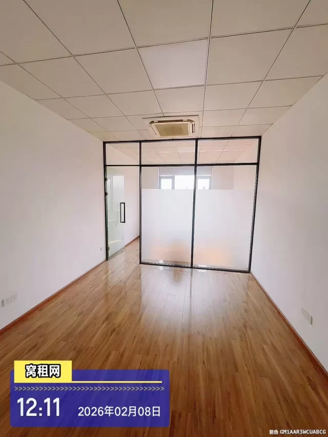 鄞州格兰晴天小区东面和悦科技大厦43.6平米朝南办公室出租2500元