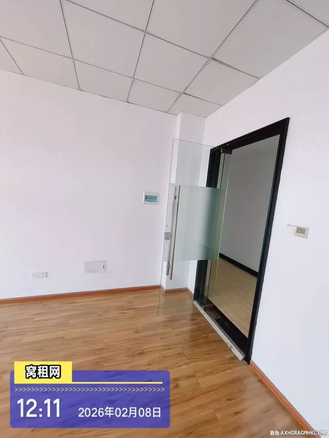 鄞州格兰晴天小区东面和悦科技大厦43.6平米朝南办公室出租2500元